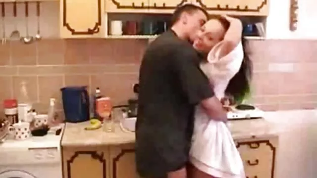 セクシーな穴ブロンドAlyssaコールは、穴bootyにコックを押します。 女性 用 エロ 動画 無料