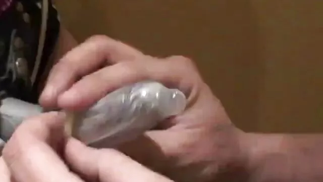キッズキャッチステップの暑いお母さんmasturbate隠されたcamの下のテーブル 無料 アダルト 動画 女性 用